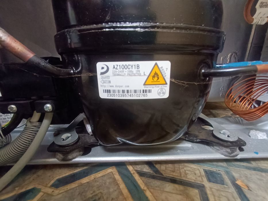 Lodówka Sharp 150 cm  wysokości