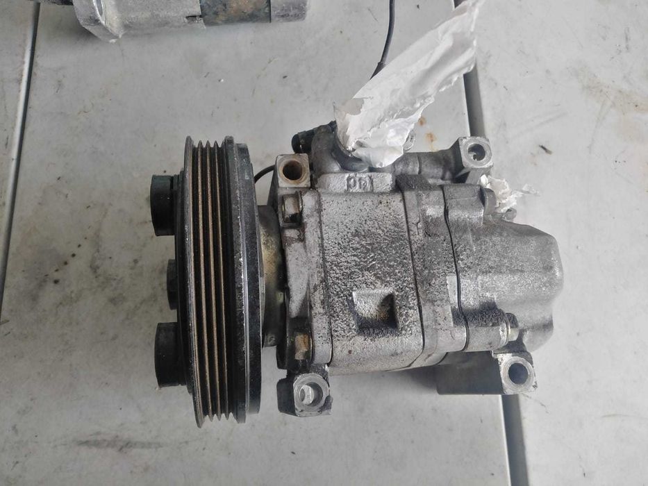 Compressor de AC Mazda 323 Ref: 12A1AA4DL