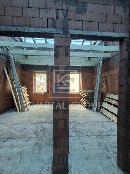 Продаж таунхауса з наповненням, центр комунікації, газ