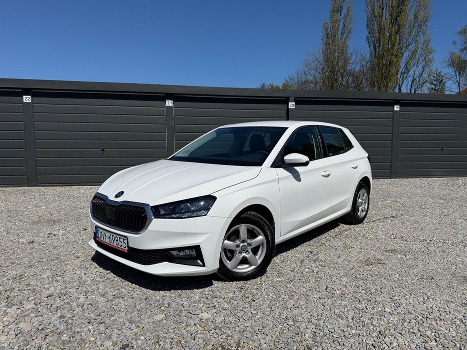 Skoda Fabia Benzynka mpi 80 KM Manual Ledy Ekran dotykowy Mały przebieg NOWE auto