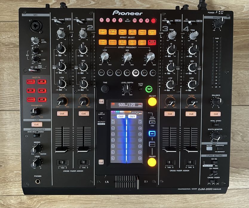 Pioneer DJM 2000 Nexus