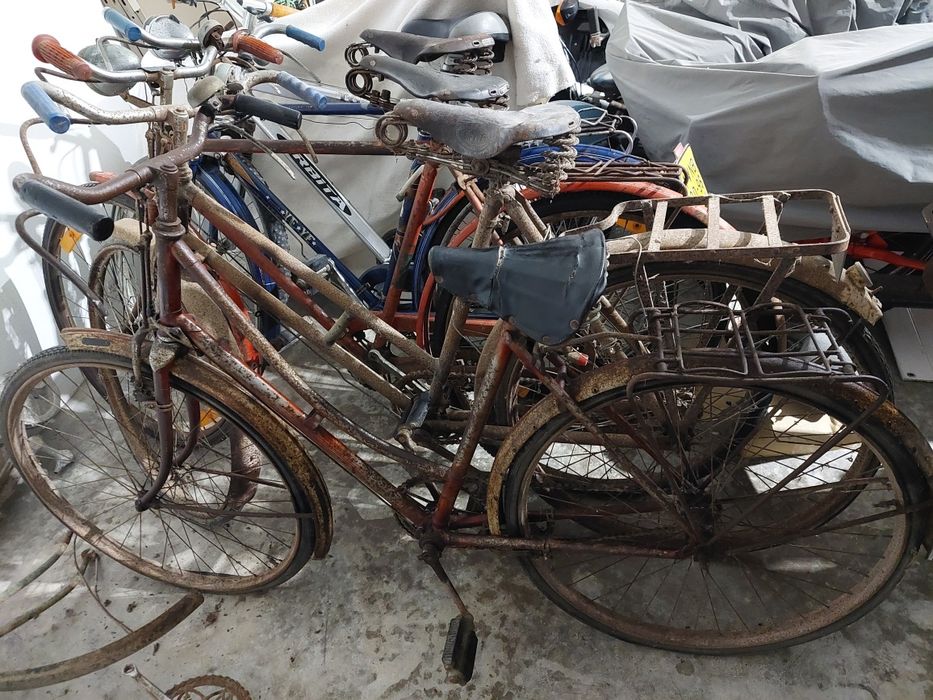 Bicicleta de senhora, com travões de alavanca
