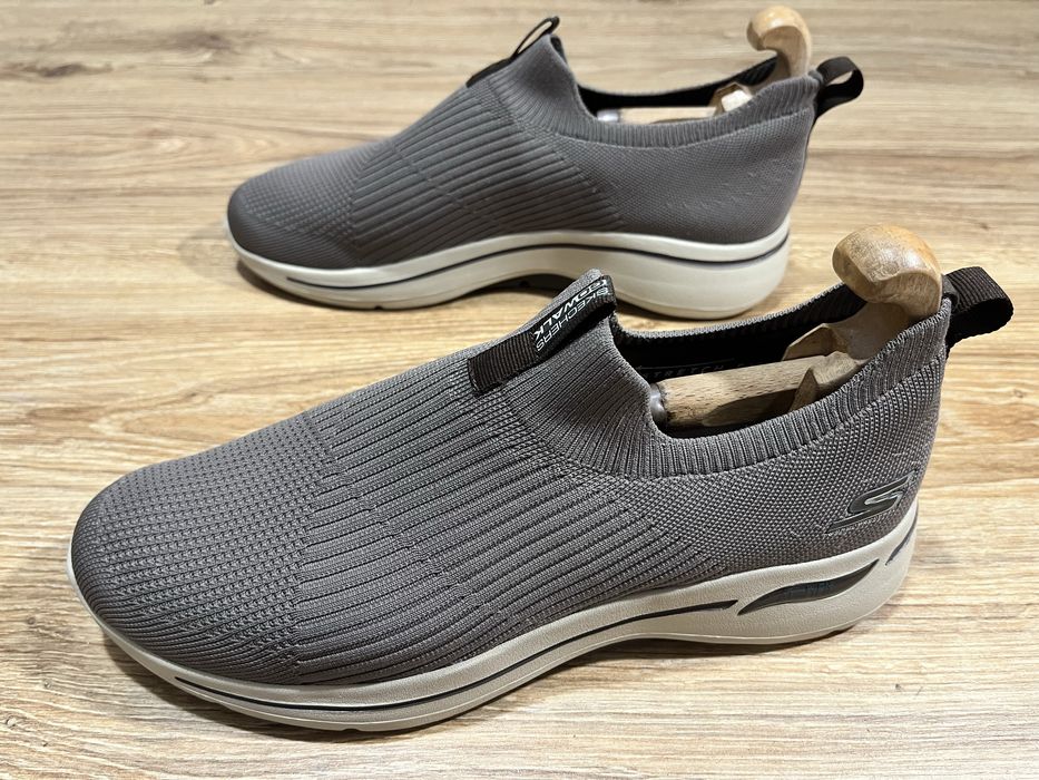 чоловічі сліпони Skechers GOwalk Arch Fit - Iconic розмір 44(28,5 см.)