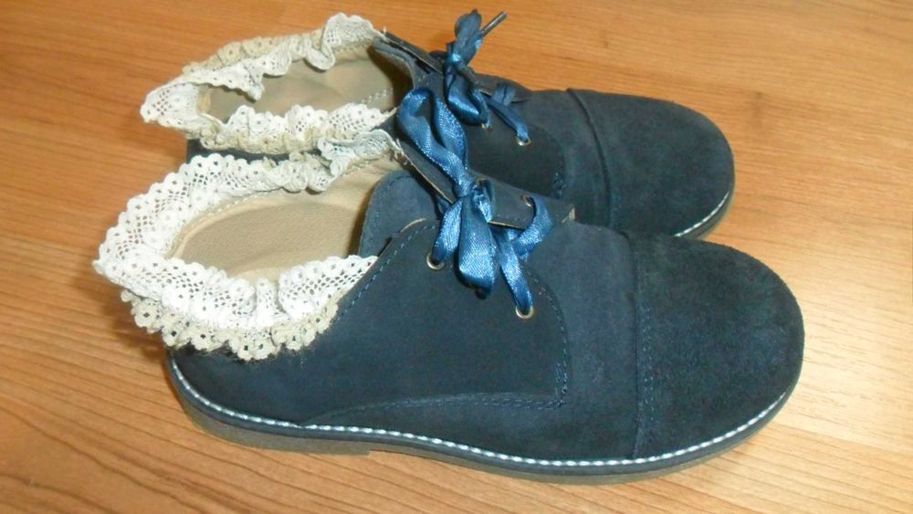 Sapatos menina nº 33 Calçado Guimarães usados em bom estado