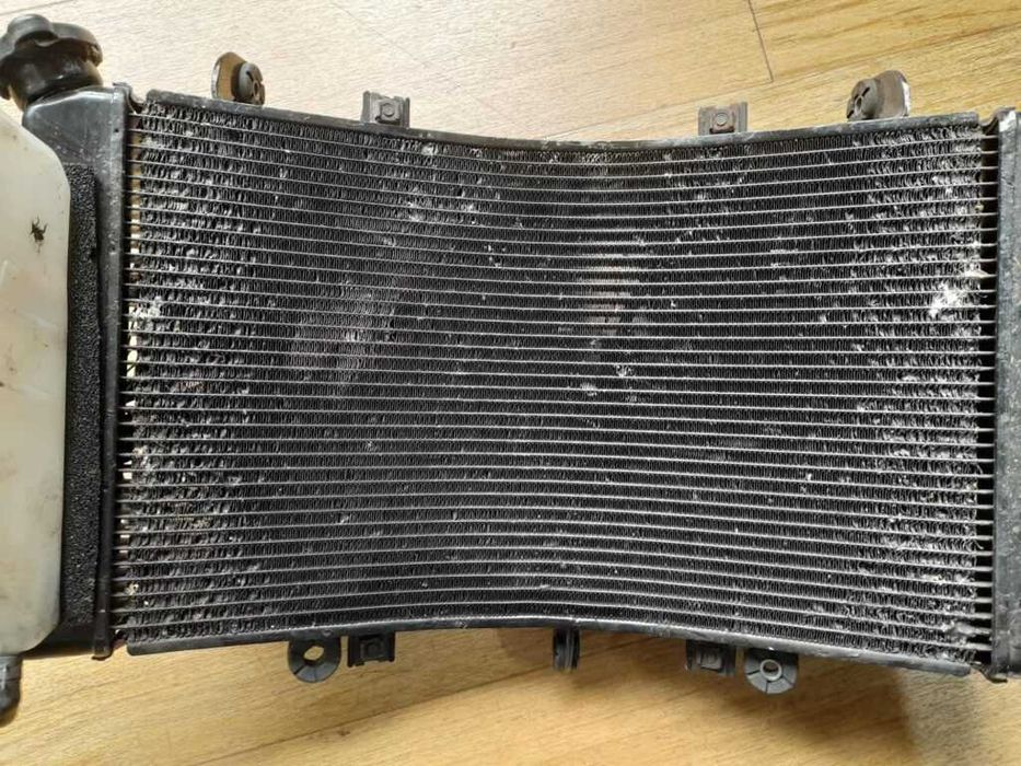 RADIADOR COM 2 VENTOINHAS PARA SUZUKI GSX 1300R HAYABUSA