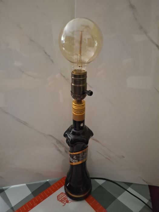 Lampa loftowa z włącznikiem