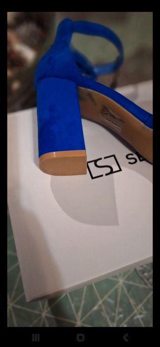 sapato stiletto azul blue velvet a estrear