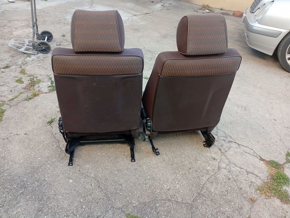 Mercedes 190 W201 - Bancos e Quartelas de Porta