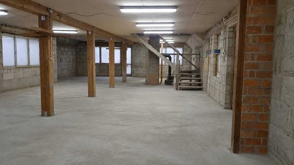 Hale i lokale 160–200 m² do wynajęcia Ciechocinek