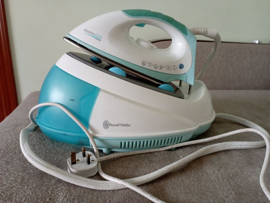 Продам парову праску Russell Hobbs