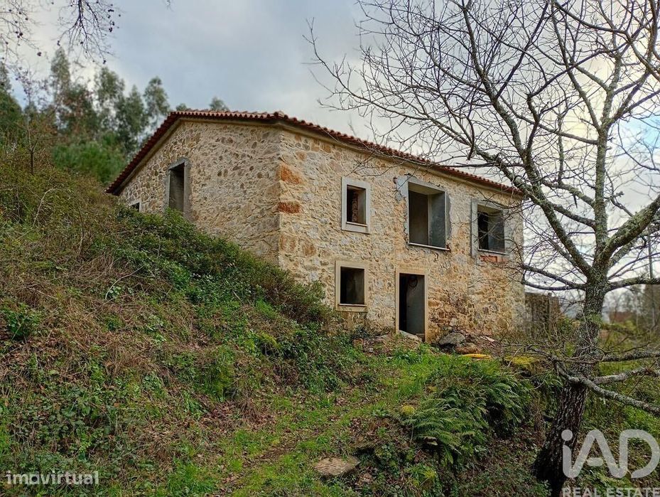 Moradia isolada T3 em Figueiró dos Vinhos e Bairradas de 90 m2