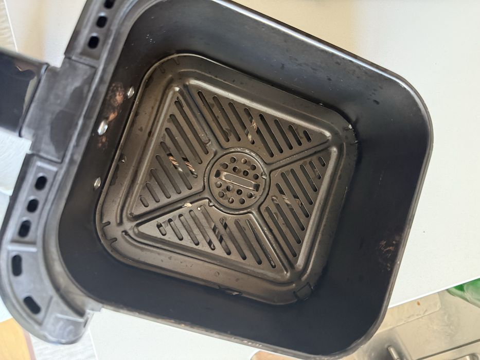 Air Fryer Newlux usada