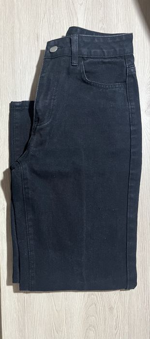 Calça preta estilo wide