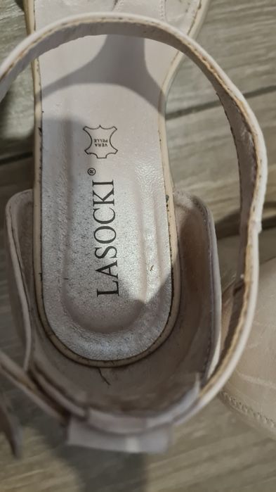Sandały na koturnie Lasocki rozmiar 38