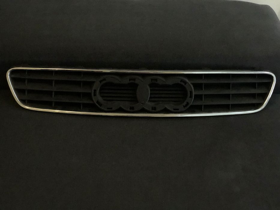 Grelha Audi A3 8l nova