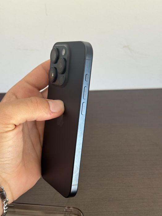 iPhone 15 Pro 128Gb c/ Caixa
