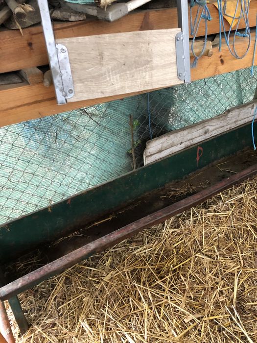 Esta tudo em perfeito estado alguma duvida e so vir ver