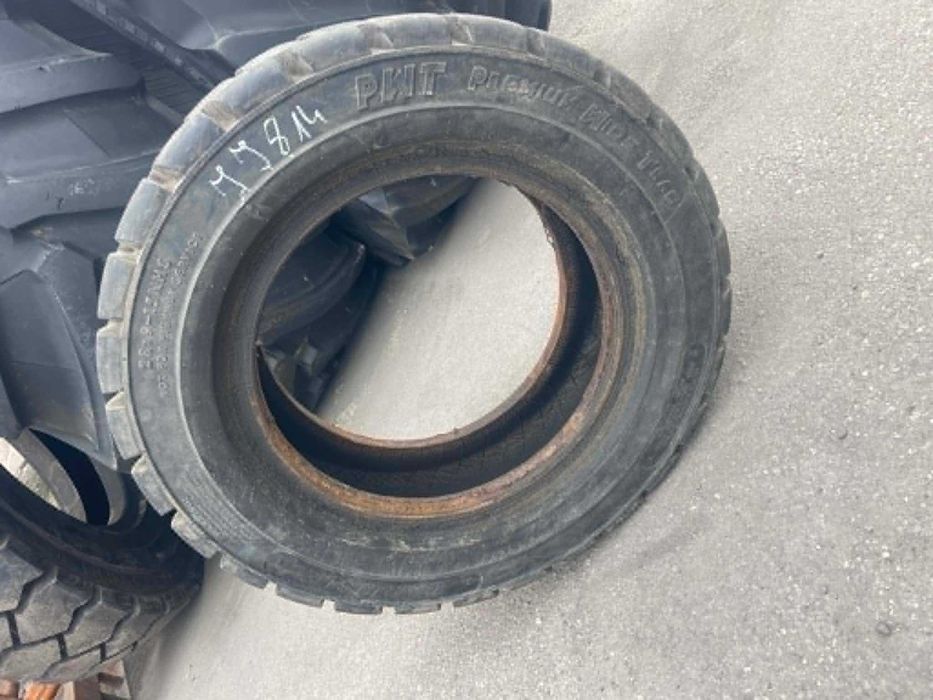 28X9-15 Carlise PWT JJ814
