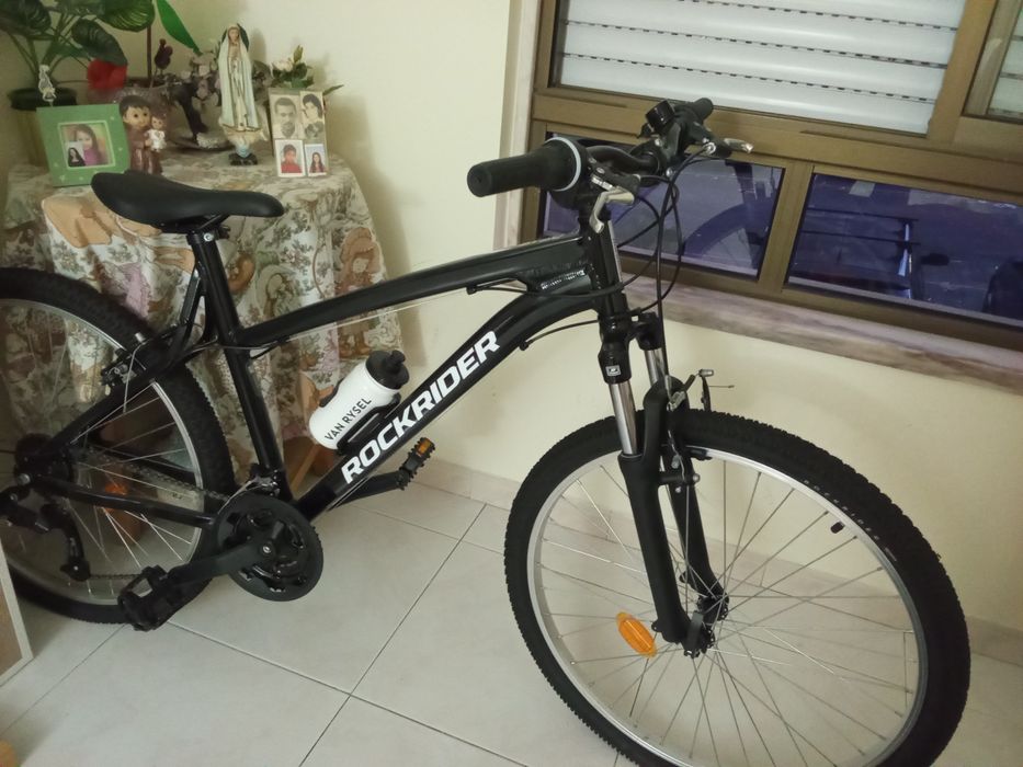 Bicicleta da marca Rockrider nova. Só foi usada 2 vezes.
