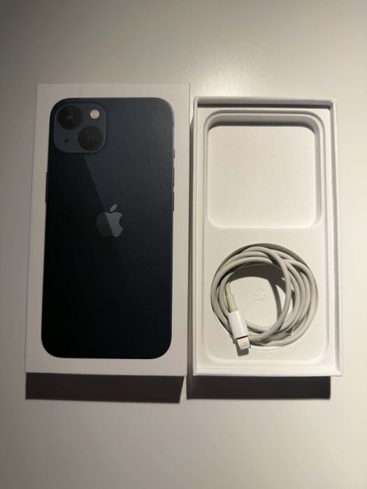 iPhone 13 Midnight, 128 GB pamięci