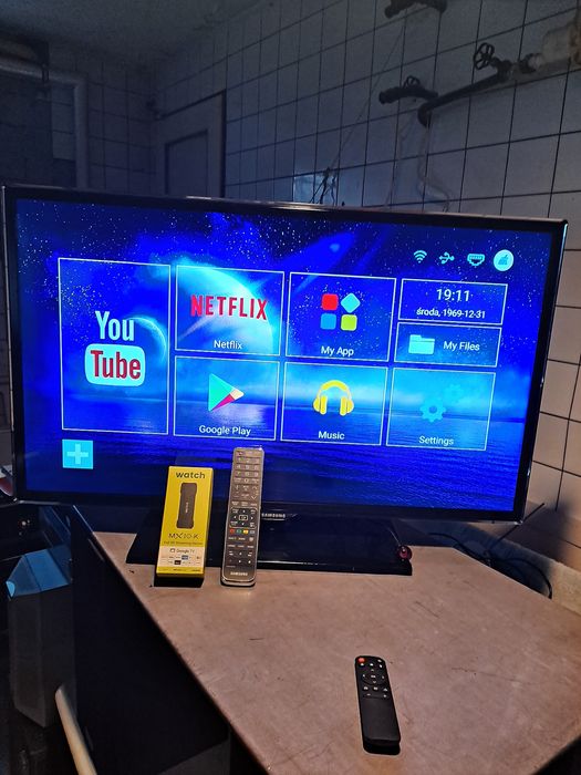 TV 37"LED  Samsung + Stick  TV BOX