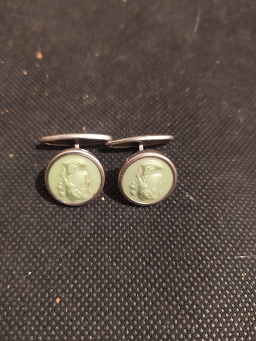 Мужские запонки.