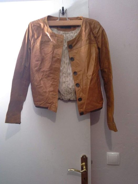 Casaco curto de couro