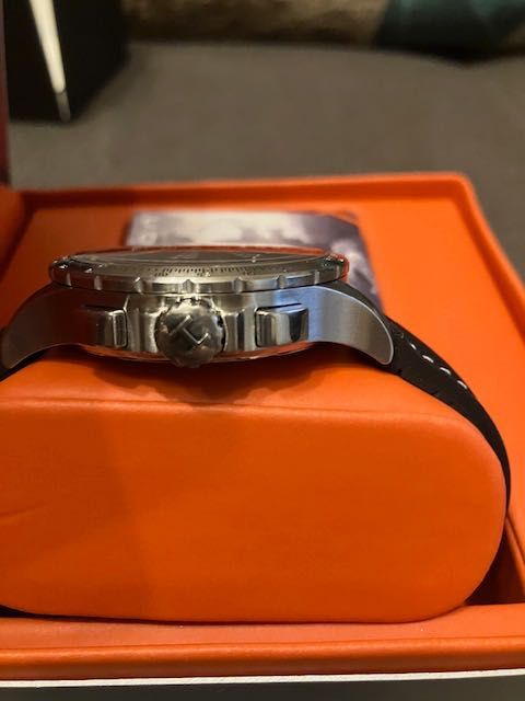 Годинник Hamilton Khaki ETO quartz H77612333