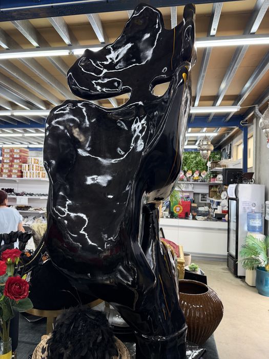 Estátua Decorativa Moderna “Silêncio”