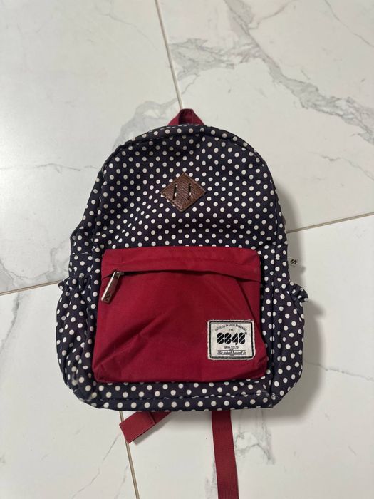 Рюкзак для дівчинки.