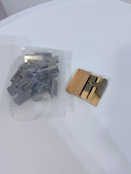 Mocowanie listwy przypodłogowej