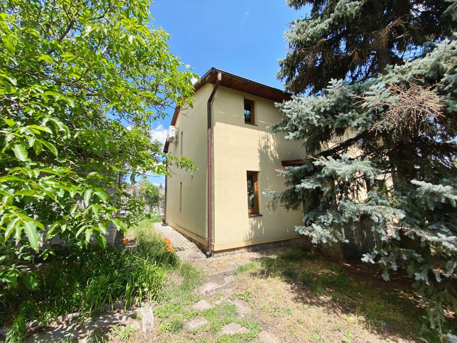 База відпочинку на р. Дніпро в районі с. Розумівка.