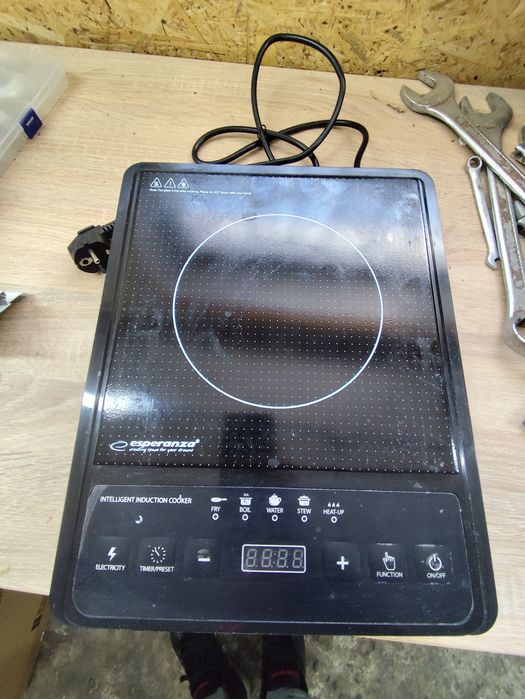 Kuchenka  płyta  INDUKCYJNA ELEKTRYCZNA 2000W 230v esperanza