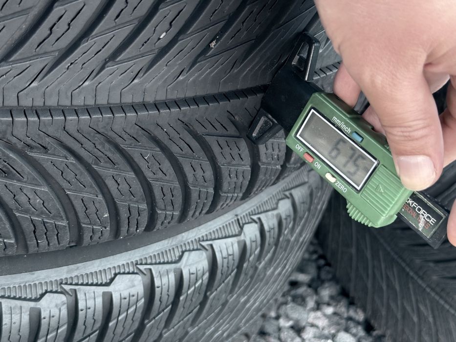 235 55 19 Michelin Pilot Alpin 5 SUV 90% 2025 Шини Зима