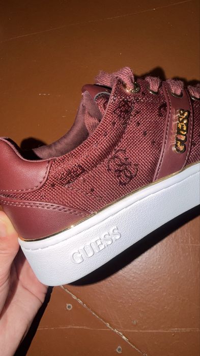Оригінальні кеди Guess