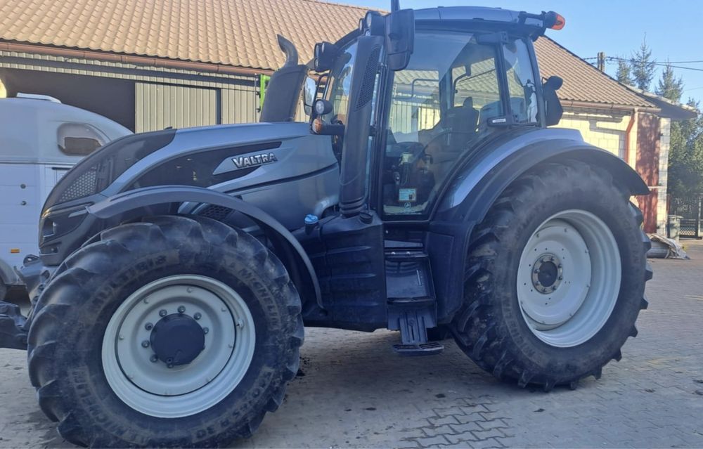 Sprzedam Valtra VERSU T154V 180 koni