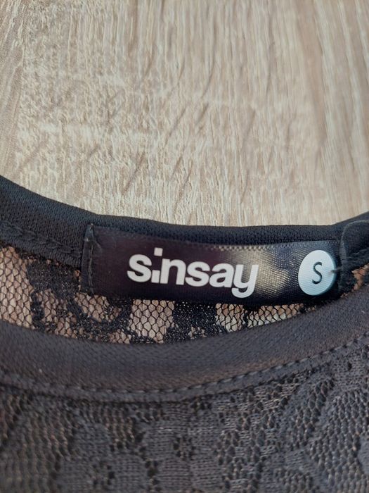 Czarny koronkowy top damski S Sinsay