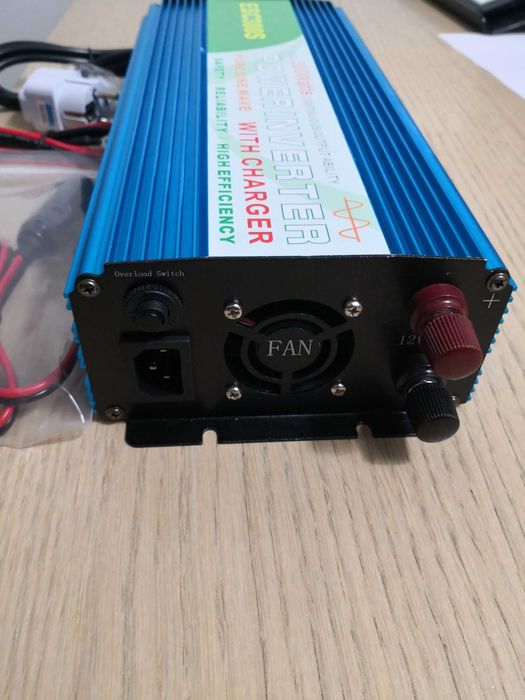 Інвертор ESC300S з зарядним пристроєм типа упс