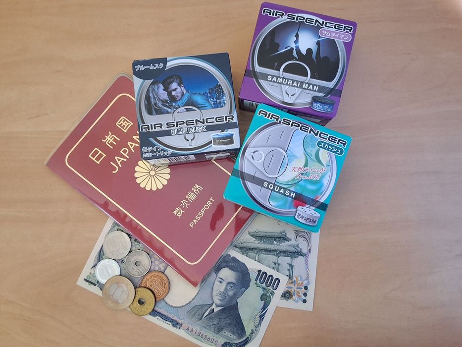 Японские монеты и купюры