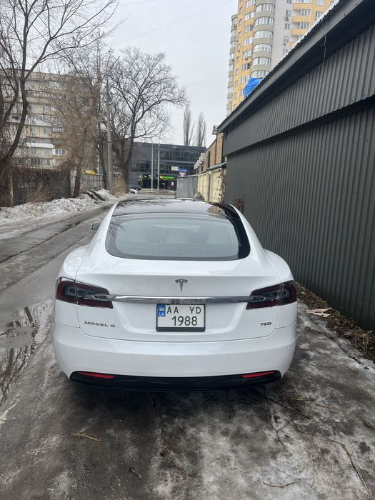 продам Tesla s 2017року