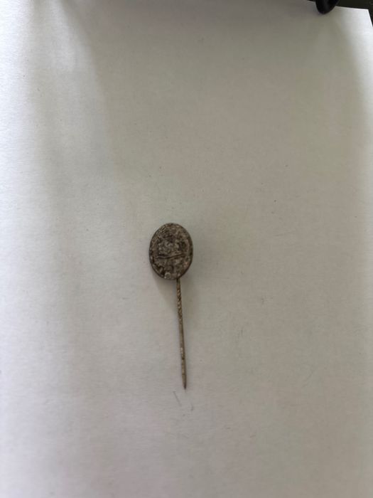 Pin de lapela feridos em combate em prata ww2