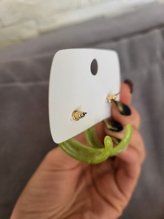 Nowe kolczyki pólkola