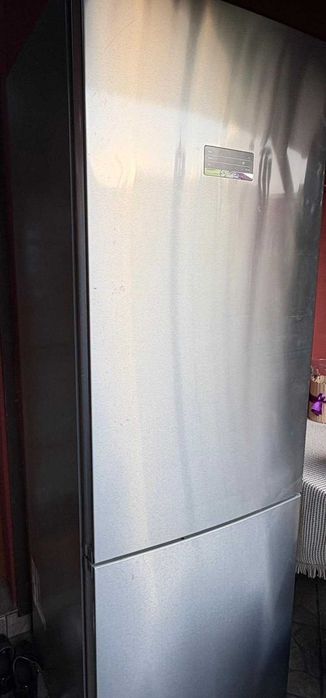 Lodówka Bosch KGN49MIEB - stan bardzo dobry