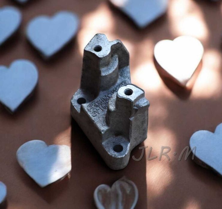 Łapa, wspornik silnika Range Rover Evoque L551 2.0D OE K8D2-5K291-AB