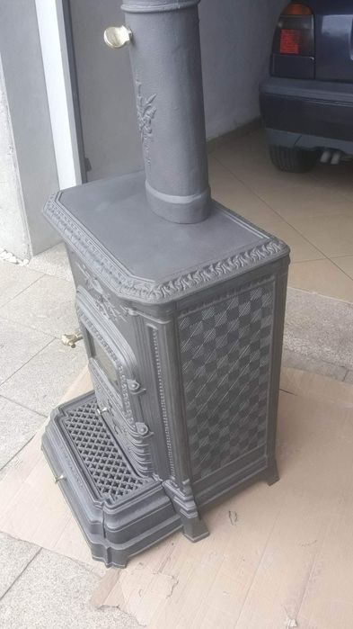 Salamandras antigas e material diverso