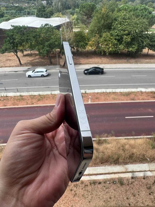 iPhone 13 Pro Max como Novo (Garantia de 6 meses)
