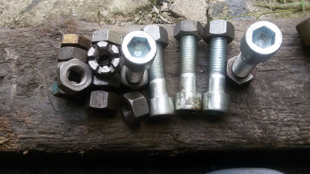 szpilki do kół przód i tył