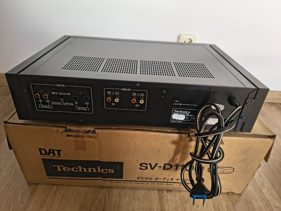 Sprzedam DAT Technics SV-D1100