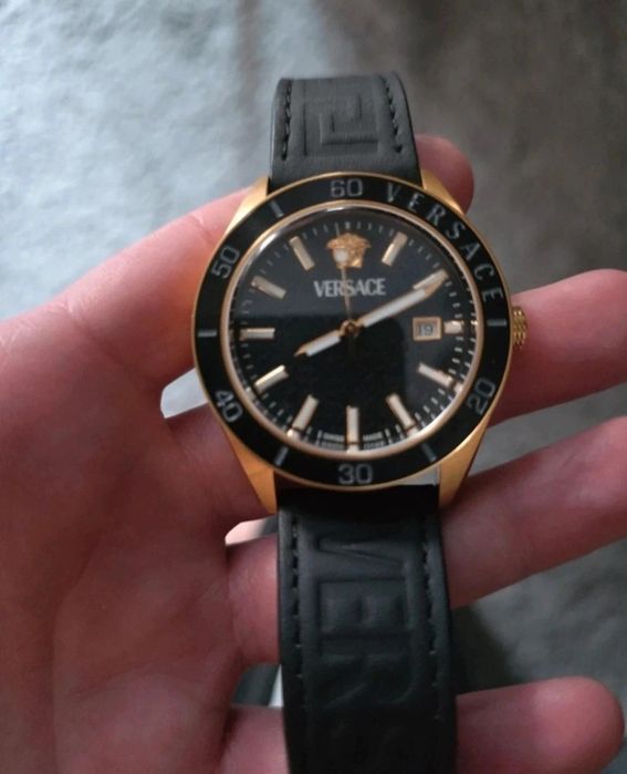 Relógio Versace V-dome