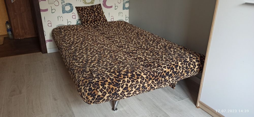 Продам диван в отличном состоянии